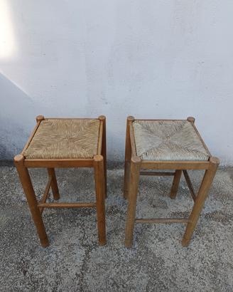Sgabelli in legno 