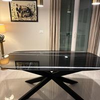 Tavolo Devina Nais Cosmopolitan