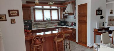 cucina con bancone in legno