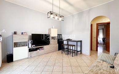 LUMINOSO TRILOCALE CON RIPOSTIGLIO!