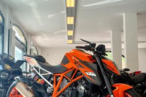 KTM 1290 SUPER DUKE R AKRAPOVIC FINANZIABILE