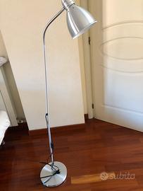 Lampada in acciaio regolabite