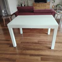 tavolo bianco con lastra di vetro 