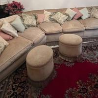 Divano 6 posti anni’70 con due puff abbinati