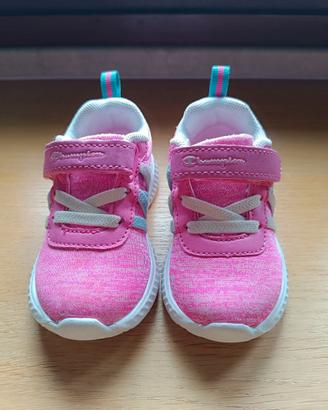 Scarpe Champion n.22 usate solo una volta
