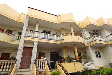 Bifamiliare 3 vani terrazzo,mansarda e box