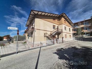 Appartamento Gubbio [SEMONTEGIACINTI108VRG]