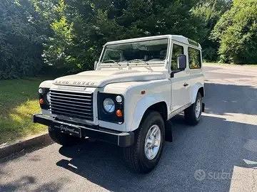 Land Rover Defender 90 2.4 TD4 Station Wagon S