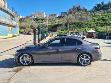 Alfa romeo Giulia 2.2 180 cv