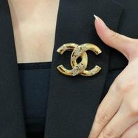 spilla Chanel