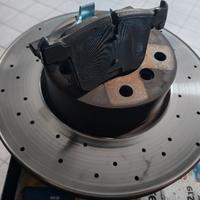 dischi e pastiglie BMW 320 Brembo forati 