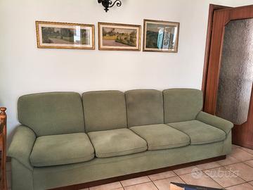divano 4 posti e  due poltrone  abbinate