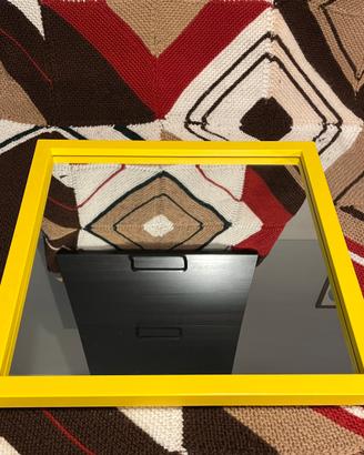 Kartell specchio By Ferrieri giallo