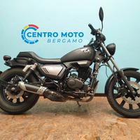 Keeway K-Light 125: personalità e maneggevolezza