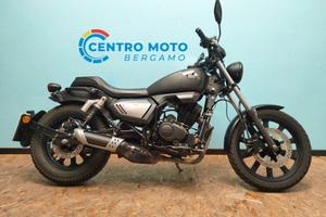 Keeway K-Light 125: personalità e maneggevolezza