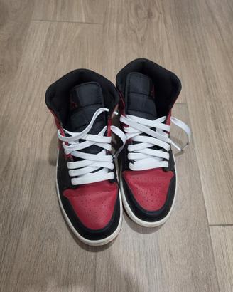 Air Jordan 1 Mid