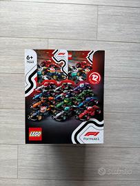 Box Intero 36 Minifigures LEGO F1 71049