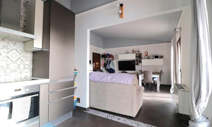 Trilocale al secondo e ultimo piano con posto auto