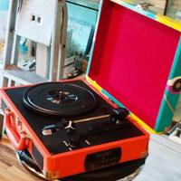 Giradischi portatile a valigetta stile vintage – f