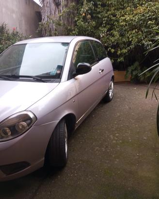  lancia y DIVA ANNO 2011 KM 120000