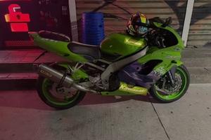 Kawasaki zx9r
