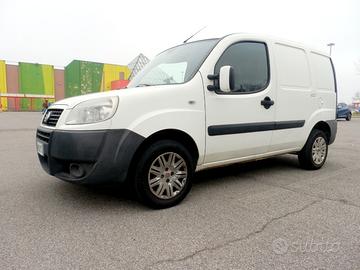 DOBLO METANO 1,6 2009