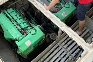 Motori vm marine con piede poppiero e campane