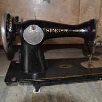 Antica macchina da cucire SINGER