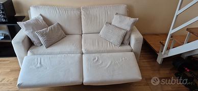 Divano panna in tessuto 