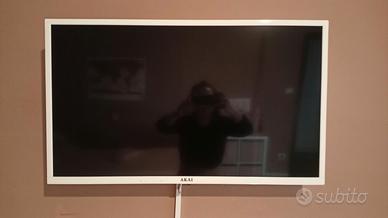 TV Akai 32 pollici bianco da recuperare O ricambi