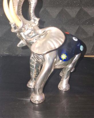 Elefante argentato con vetro di Murano