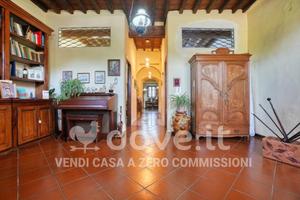 Villa di 300 m² con più di 5 locali a Quarrata
