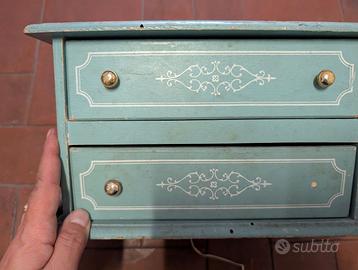 Comò per le bambole in legno anni 60