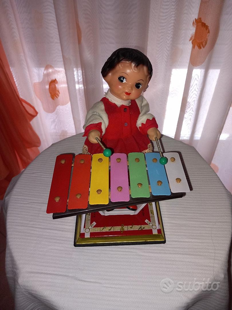 Bambola vintage che suona lo xilofono Collezionismo In vendita a Foggia