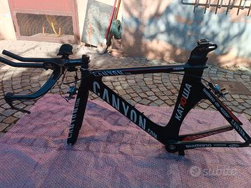 bicicletta da triathlon 