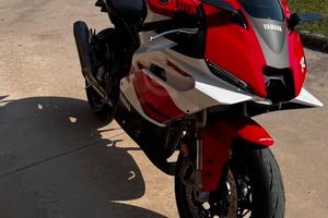 Yamaha r9 70º anniversario