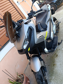 Xadv 750
