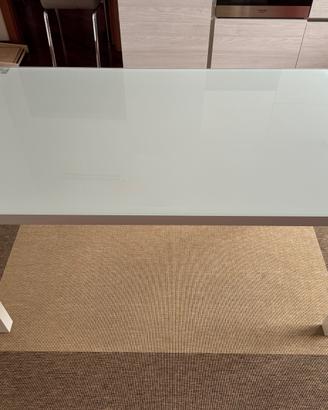 Tavolo da pranzo in vetro satinato