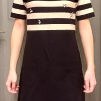 Abito in maglia con applicazioni