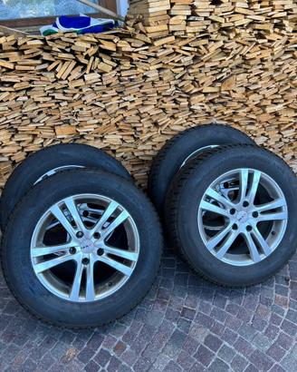 4 Gomme Invernali TAURUS 225/65 R17 106H + Cerchi