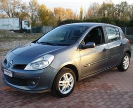 RENAULT Clio 1.2 16V 5 porte Confort