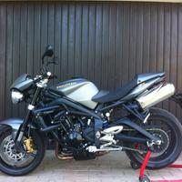 Triumph Street Triple R 675 dep. libretto A2