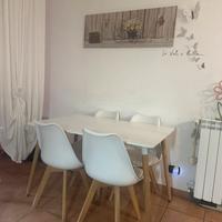 Tavolo con 4 sedie