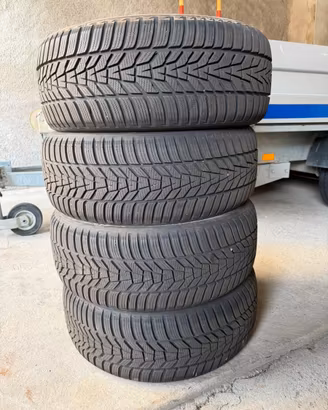 Treno gomme invernali hankook 215/50/18
