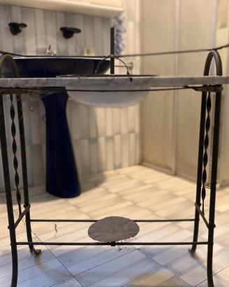 Tavolino da bagno