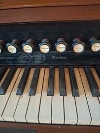 Harmonium  primi  del 900