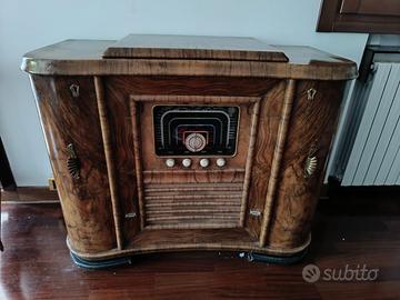 mobile bar con radio