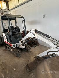 Miniescavatore Bobcat 320