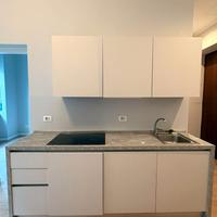 Cucina completa di elettrodomestici