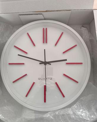 Orologio da parete bianco e rosso
